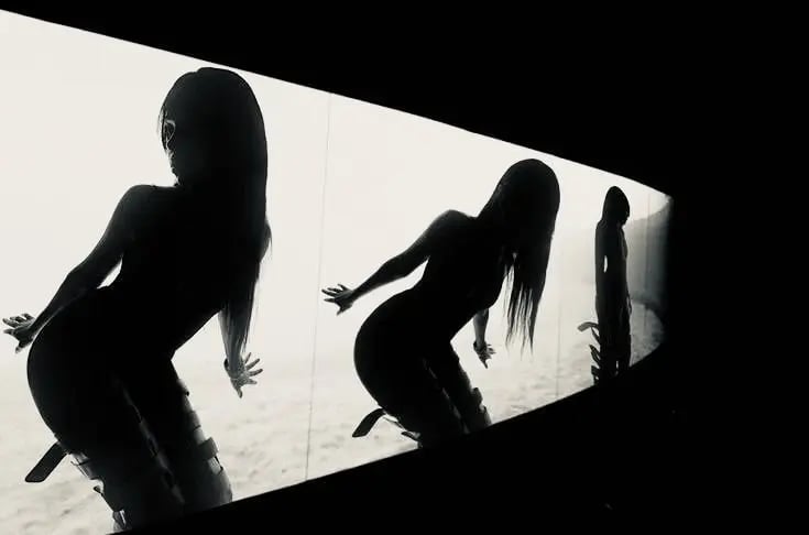 @beymilton's background